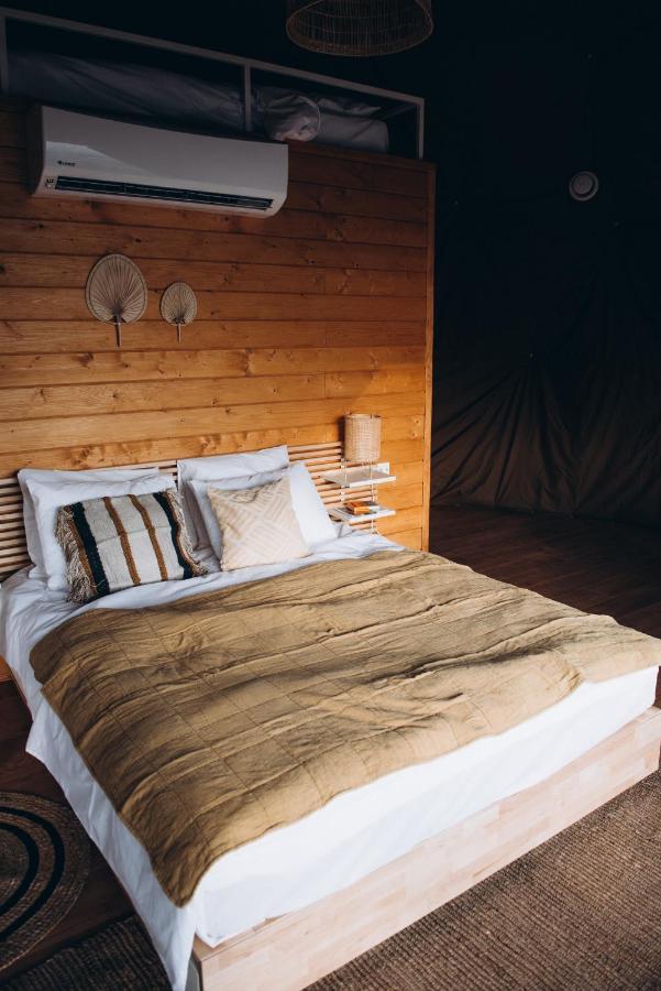 Mandra Hills Hotell Retsjka Eksteriør bilde